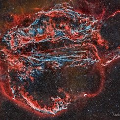 Veil Nebula: Wisps of an Ancient Supernova