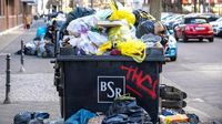 Streik in Berlin: Müll stapelt sich, U-Bahnen fahren nicht