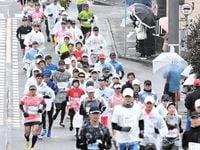 【写真グラフ】雨なんの 思い出刻む　２８５６人の〝走春譜〟　鳥取マラソン２０２５ | 日本海新聞 NetNihonkai