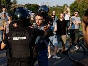 Parallel Rallies Deepen Serbia Political Crisis