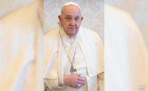 Pope Francis Remains Hospitalized Amid Serious Health Concerns