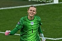 Hannah Hampton threw Spain goalkeeper Cata Coll’s notes into crowd during 2025 Euro final penalty shoot-out