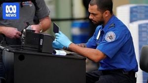 US Plans Mandatory Social Media Checks For Visitors