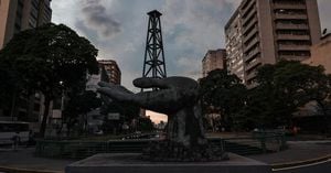 Maduro’s Secret Oil Deal With U.S. Collapses Amid Tensions