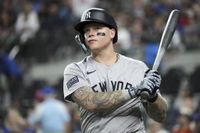 Braves add to outfield depth by signing veteran Alex Verdugo to $1.5 million, 1-year deal