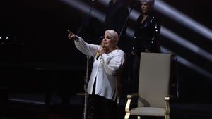 Lupita D'Alessio Returns To Stage For Mother's Day Concert