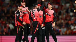 Sydney Sixers Start BBL Season With Victory Over Renegades