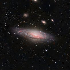 NGC 7331 ve Ötesi