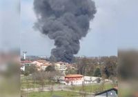 Incendio alla Perfetti di Lainate, colonna di fumo visibile anche a Legnano - LegnanoNews