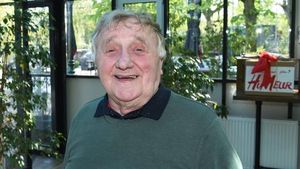 Bram Biesterveld, Beloved ‘Pommetje Horlepiep’, Dead At 86