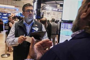 Wall Street Pauses At Record Highs As Investors Await Fed