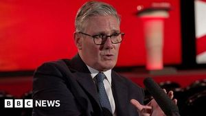 Starmer Calls For Rethink On UK Asylum Law Amid Migration Surge