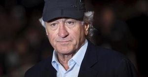 Robert De Niro Supports Daughter Airyn After Coming Out