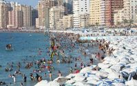 إقبال واسع على شواطئ الإسكندرية بالتزامن مع شم النسيم  - 
        بوابة الشروق