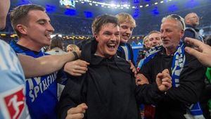 HSV Returns To Bundesliga With Dominant Victory