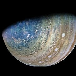 Juno'nun Ganymede ve Jüpiter Yakın Geçişi
