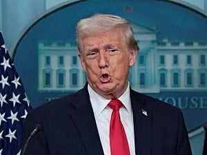 Trump Renews Attacks On Ilhan Omar Amid Minnesota Unrest