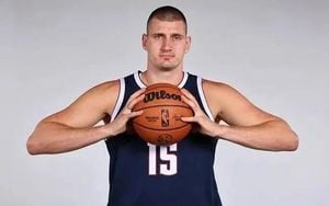 Thunder Host Nuggets In Exciting Playoff Opener