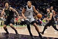 New Orleans Pelicans at San Antonio Spurs odds, picks and predictions