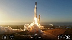 SpaceX, Kaliforniya’dan 28 Starlink Uydusu Fırlattı: Falcon 9 Roketi 17. Kez Başarıyla İniş Yaptı.