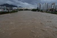 3 dead, buildings evacuated amid heavy rains and flooding in greater Seoul