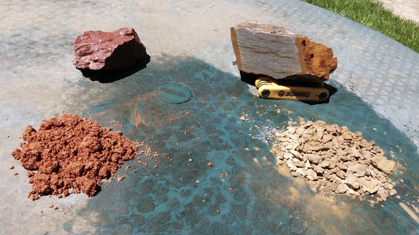 Sol üst - Ayrışmamış Mauch Chunk Şeyli | Sağ üst - Pocono Kumtaşı (Pennsylvania)  Sol alt - Atlanta, Georgia Alt Toprağı (İng. "subsoil") | Sağ alt - Pittston, Pennsylvania Alt Toprağı