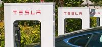 Analyst: Nur kurzer Sinkflug? - Darum könnte die Tesla-Aktie ein Comeback erleben