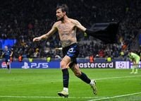 역시 UCL 준결승! '0-2→3-2→3-3' 미친 경기...바르셀로나VS인테르 2차전 혈투 끝 연장전 돌입