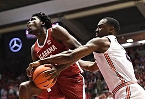 Alabama Outguns Auburn In Wild SEC Rivalry Thriller
