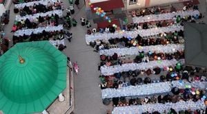 Islamic Organizations Promote Unity With Medina-Style Iftar Gatherings