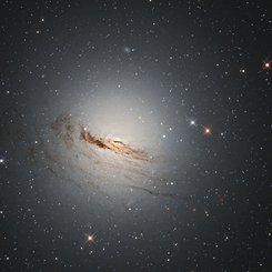NGC 1947’nin İplikleri
