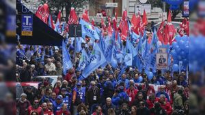 Thousands March Nationwide Against DDL Sicurezza Bill