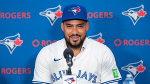 Blue Jays Sign Bethancourt And Lovelady To Minor League Deals