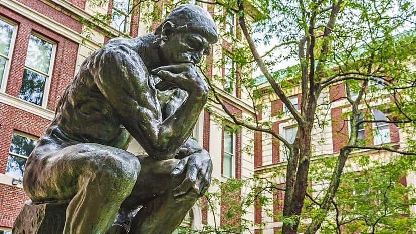 Düşünen Adam Heykeli