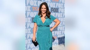 Jennifer Love Hewitt Faces Wildfires And Drama On 911