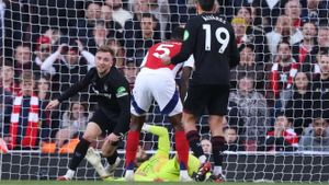 Arsenal Suffers Crushing Defeat Against West Ham