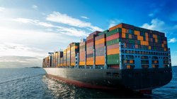 Koskoca Gemiler Nasıl Oluyor da Suyun Üzerinde Batmıyor ve Okyanusları Aşabiliyor?