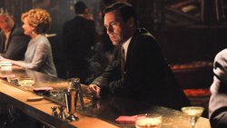 İçen Paradoksu: "Barda Öyle Bir Kişi Vardır ki, Eğer O Kişi İçiyorsa, Bardaki Herkes İçiyordur." Önermesi Doğru mudur?