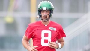 Aaron Rodgers Stays Committed To Jets Amid Retirement Speculation