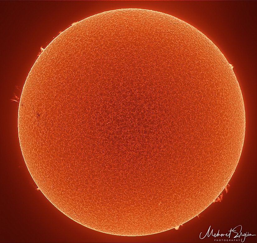 Güneş'te aynı anda birçok noktada gerçekleşebilen koronal kütle boşalmalarını gösteren bir fotoğraf.