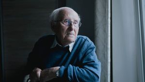 Holocaust Survivor Albrecht Weinberg Warns Against Intolerance