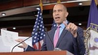Jeffries says Democrats will demand back pay for furloughed workers: ‘The law is clear’