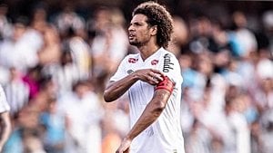 Santos And Guarani Battle For Paulistão Momentum In Campinas