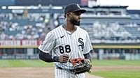 White Sox trade Luis Robert Jr. to the Mets