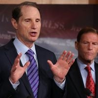 Democrats float immediately paying feds working through shutdown as Congress again rejects bill to reopen government