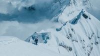 Hundreds rescued after blizzard traps nearly 1,000 on Mount Everest