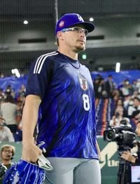 ドジャースのE・ヘルナンデス　9年前“同僚”だった岡本が「巨人レジェンドとして…」落球再会案も明かす（スポニチアネックス） - Yahoo!ニュース