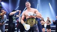 Rico Verhoeven gaat in juni zijn wereldtitel kickboksen verdedigen