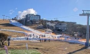 Australia's Ski Season Faces Unprecedented Challenges