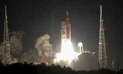 NASA yetkilisi, astronotların 2030 yılına kadar Ay'da yaşayıp çalışacağını söyledi.